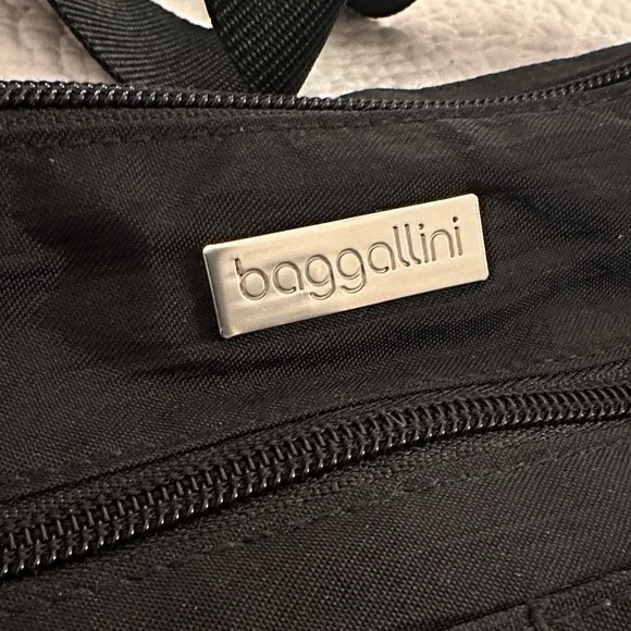 Baggallini Black Crossbody Bag - Picture 2 of 7
